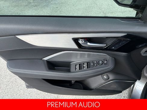 Used 2025 Acura MDX SH-AWD image 18