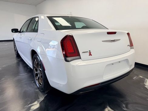 Used 2018 Chrysler 300 S w/ 300S Alloy Package AWD/4WD image 20