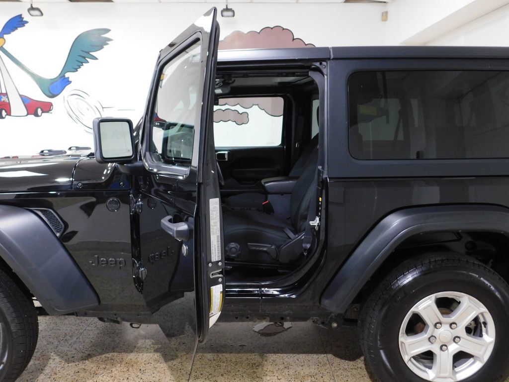 Used 2021 Jeep Wrangler Sport AWD/4WD image 23