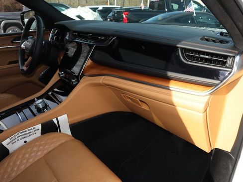 Used 2024 Jeep Grand Cherokee L Summit image 22