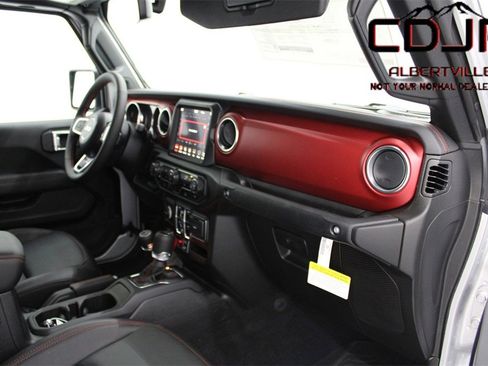 Used 2023 Jeep Gladiator Rubicon w/ Cold Weather Group image 26