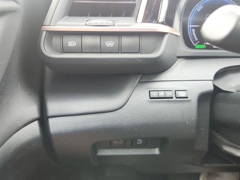 Used 2024 Toyota Crown AWD/4WD image 19