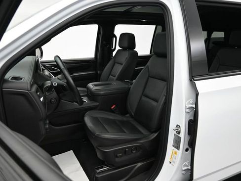 Used 2023 Chevrolet Suburban Z71 w/ Luxury Package image 14