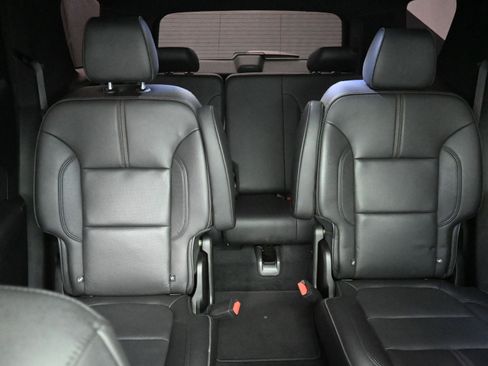 Used 2023 Chevrolet Traverse RS AWD/4WD image 35