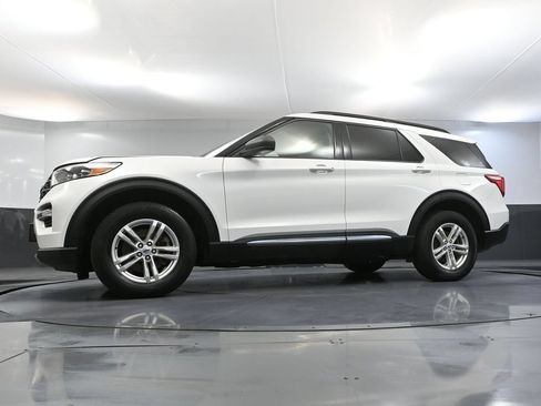 Used 2022 Ford Explorer XLT AWD/4WD image 59