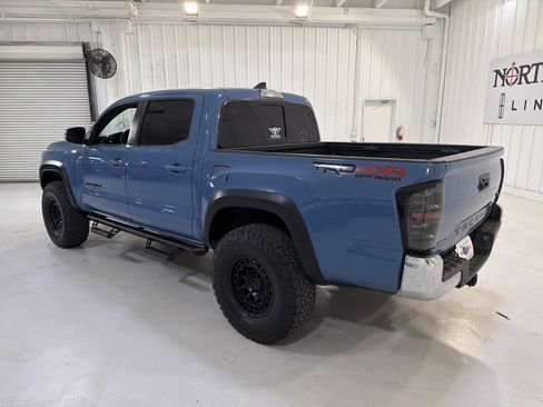 Used 2019 Toyota Tacoma TRD Off-Road image 3