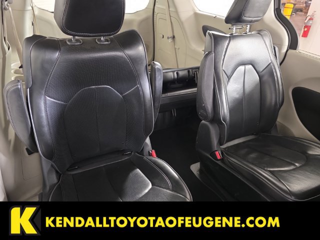 Used 2018 Chrysler Pacifica Limited w/ Advanced Safetytec Group FWD image 18