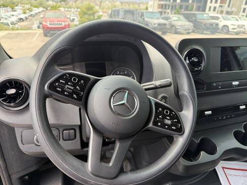 Used 2024 Mercedes-Benz Sprinter 4500 image 9