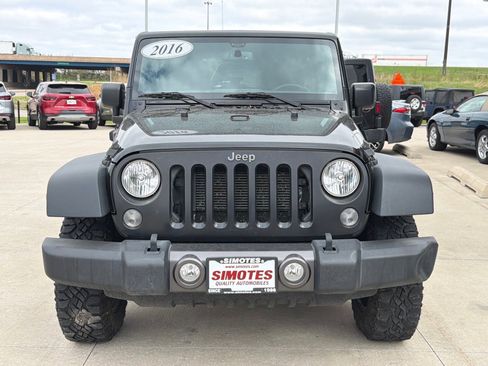 Used 2016 Jeep Wrangler Unlimited Sport AWD/4WD image 3