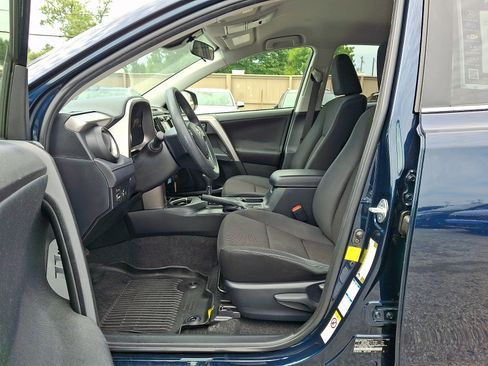 Used 2018 Toyota RAV4 LE w/ All Weather Liner Package AWD/4WD image 16