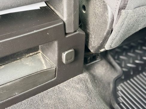 Used 2019 Chevrolet Silverado 1500 LT image 20