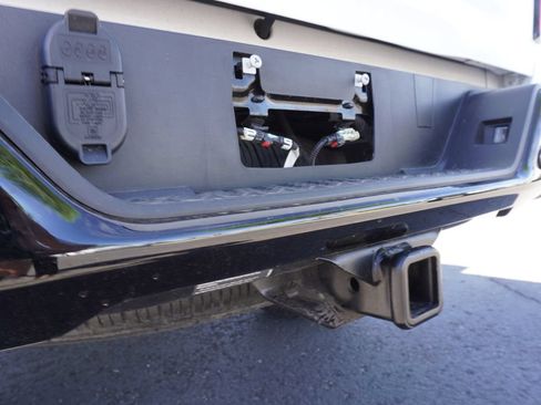 Used 2025 Chevrolet Colorado Trail Boss AWD/4WD image 8