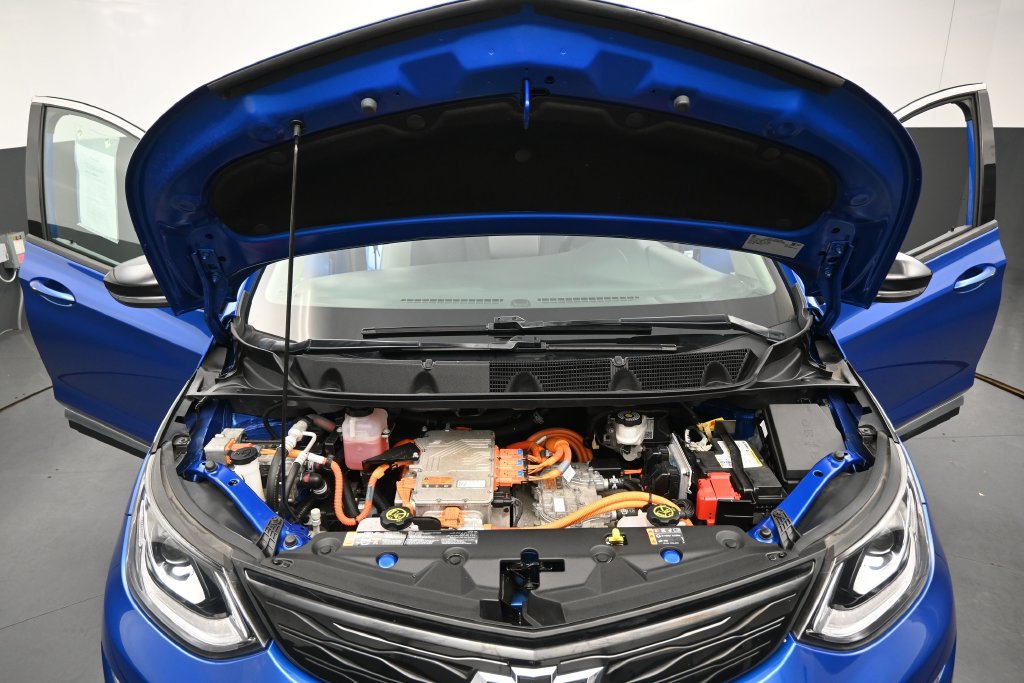 Used 2021 Chevrolet Bolt LT FWD image 28