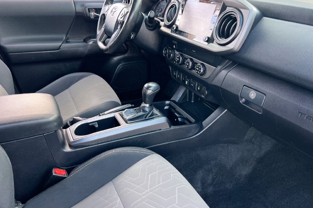 Certified 2020 Toyota Tacoma TRD Off-Road w/ Technology Package AWD/4WD image 19