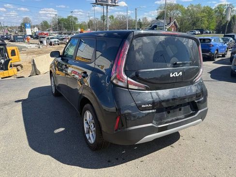 Used 2023 Kia Soul LX w/ LX Technology Package image 5