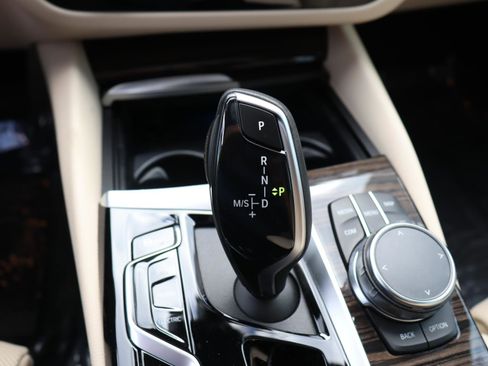 Certified 2023 BMW 530e w/ Convenience Package image 23