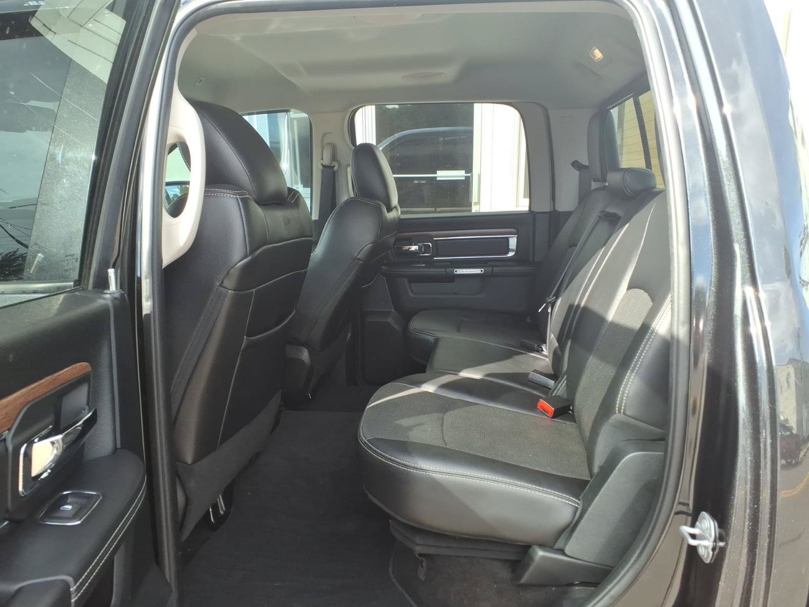 Used 2017 RAM 1500 Laramie w/ Convenience Group AWD/4WD image 10