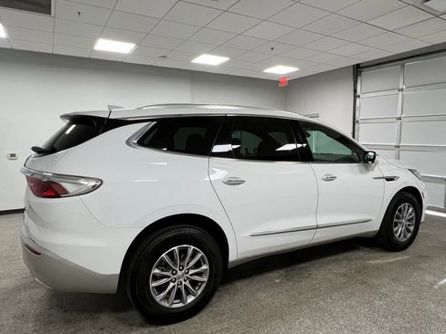 Used 2024 Buick Enclave Premium image 11
