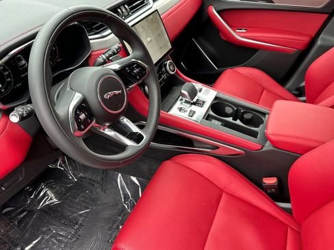 New 2025 Jaguar F-PACE R-Dynamic S image 4