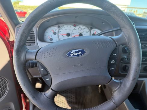 Used 2001 Ford Explorer Sport Trac 4x4 image 24