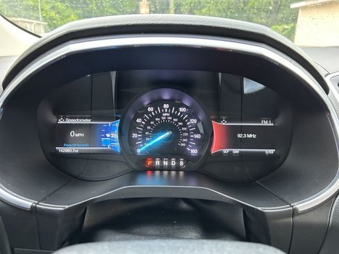 Used 2018 Ford Edge Titanium w/ Equipment Group 301A AWD/4WD image 5