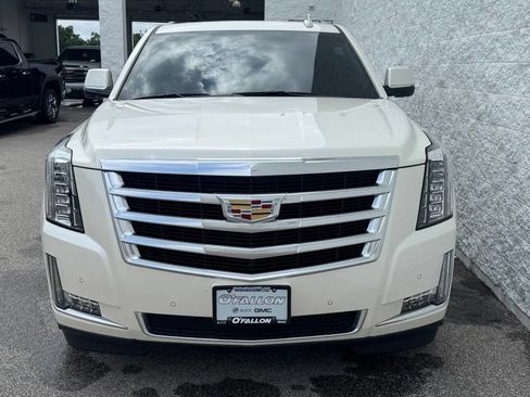 Used 2015 Cadillac Escalade Luxury AWD/4WD image 9