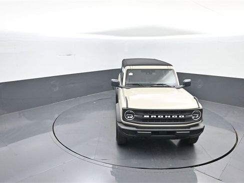 New 2025 Ford Bronco 4-Door image 19