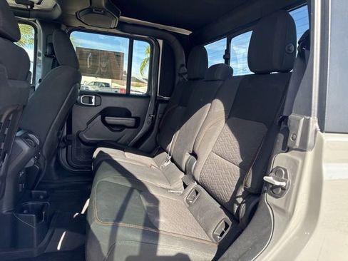 Certified 2021 Jeep Gladiator Mojave image 10