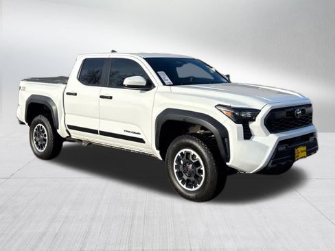Used 2024 Toyota Tacoma TRD Off-Road image 11