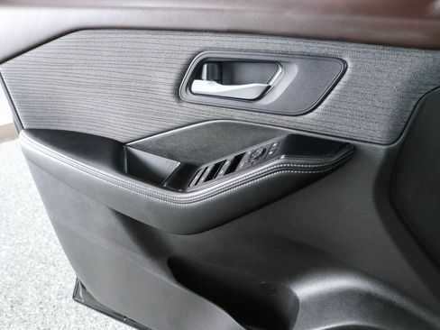 Used 2023 Nissan Rogue SV FWD image 21