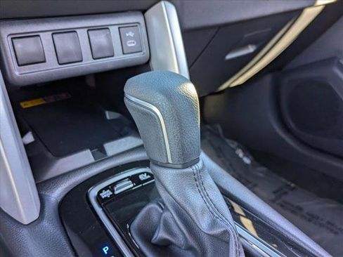 Used 2025 Toyota Corolla Cross SE image 12