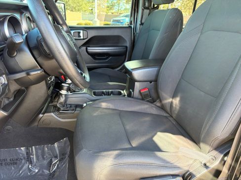 Used 2020 Jeep Wrangler Unlimited Sport image 14