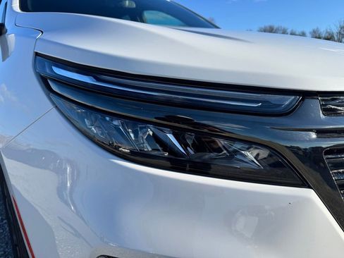 Used 2023 Chevrolet Equinox RS w/ LPO, Floor Liner Package image 9