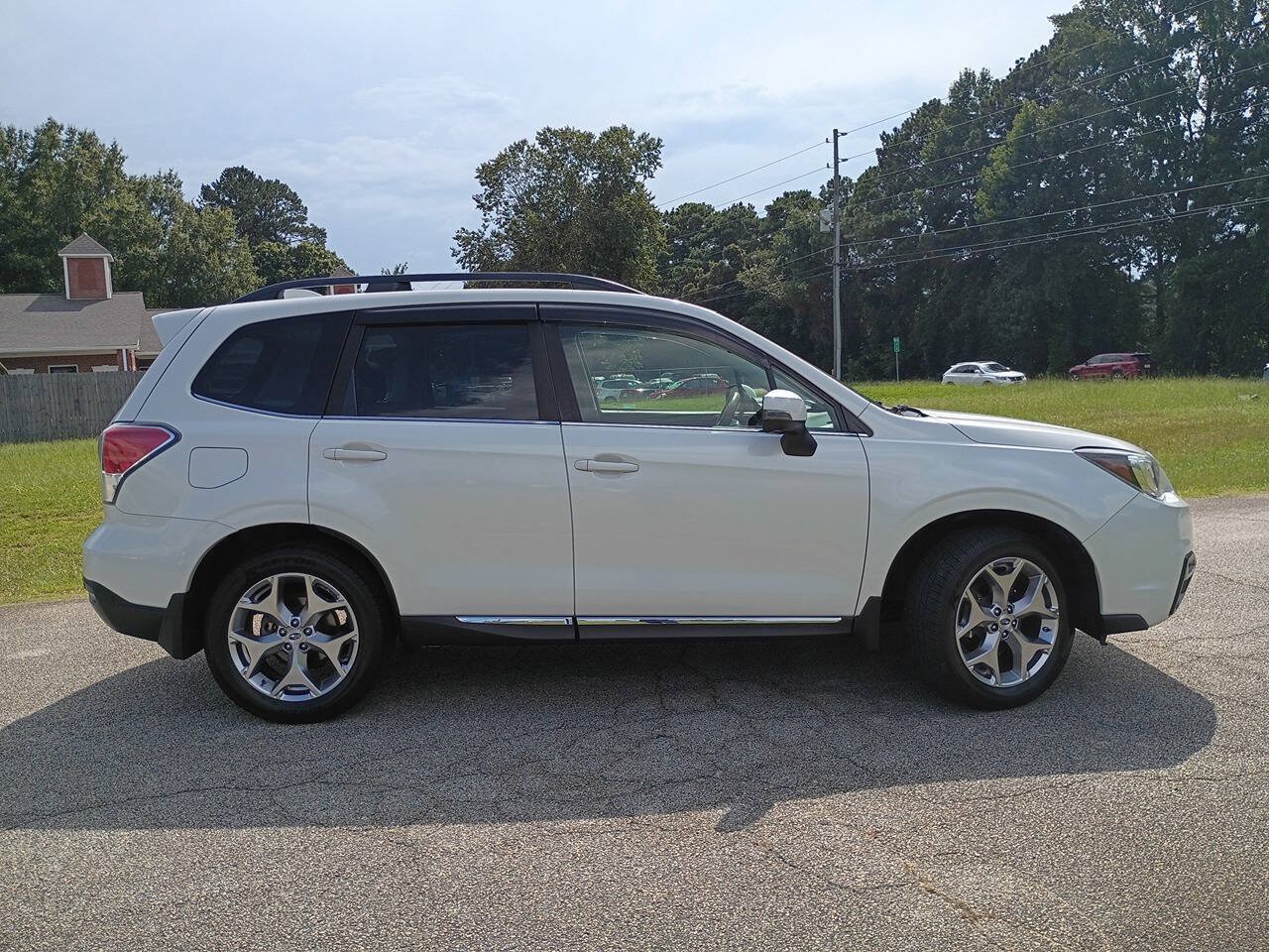 Used 2018 Subaru Forester 2.5i Touring AWD/4WD image 4