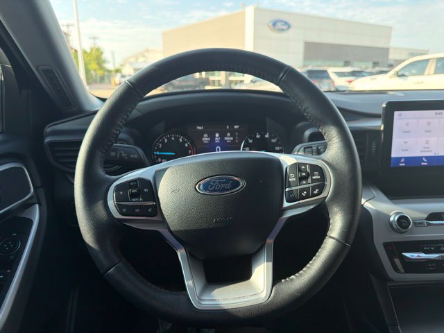 Used 2024 Ford Explorer XLT RWD image 10