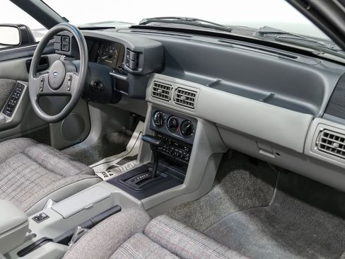 Used 1989 Ford Mustang LX image 20