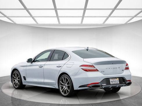 Used 2022 Genesis G70 3.3T image 2