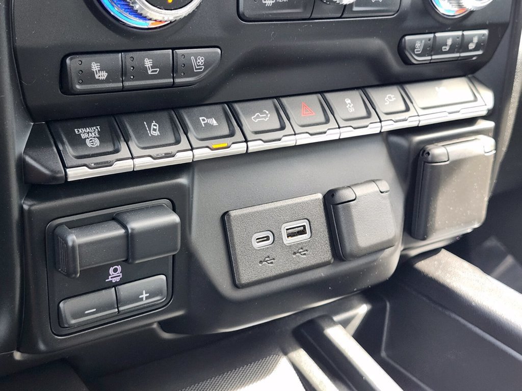 Used 2020 GMC Sierra 3500 Denali w/ Denali Ultimate Package AWD/4WD image 25