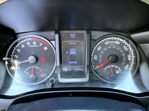 Used 2020 Toyota Tacoma SR AWD/4WD image 11