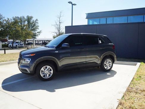 New 2026 Hyundai Venue SE image 4