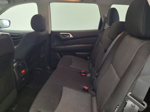 Used 2020 Nissan Pathfinder S AWD/4WD image 18