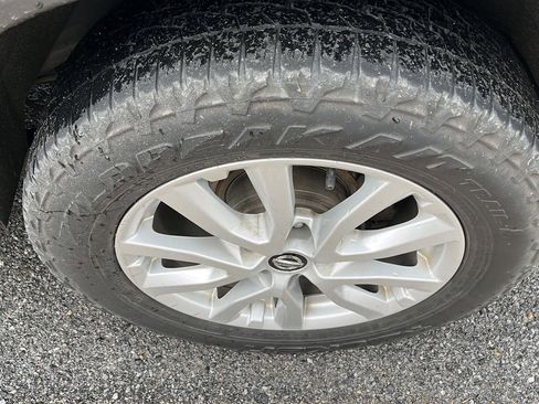 Used 2018 Nissan Rogue SV w/ Sun & Sound Touring Package image 7