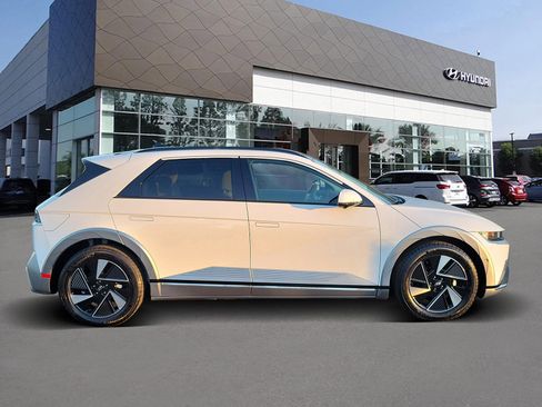 Certified 2025 Hyundai Ioniq 5 Limited image 4