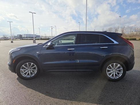 Used 2022 Cadillac XT4 Luxury w/ Cold Weather Package image 12