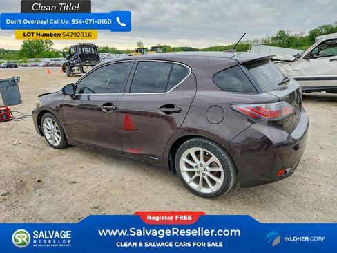 Used 2013 Lexus CT 200h w/ Premium Pkg w/Navigation FWD image 3