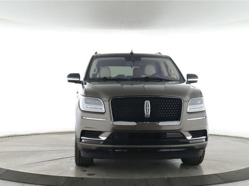 Used 2021 Lincoln Navigator Black Label w/ Special Edition Package AWD/4WD image 12