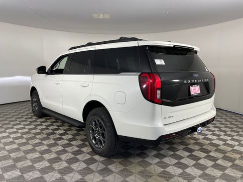 New 2025 Ford Expedition Active image 5