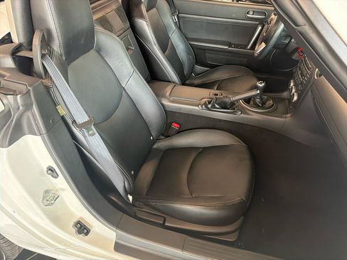 Used 2012 MAZDA MX-5 Miata Grand Touring w/ Premium Pkg RWD image 20