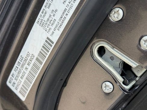 Used 2024 RAM 2500 Laramie image 11