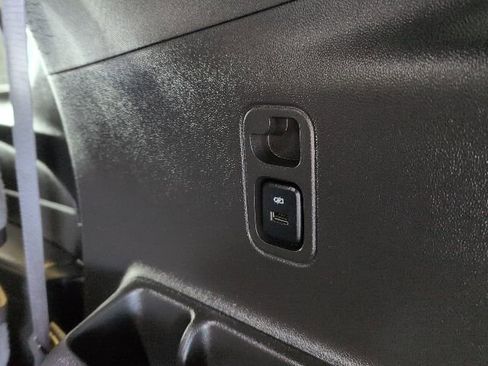 Used 2023 Chevrolet Traverse LT w/ LPO, Floor Liner Package AWD/4WD image 33
